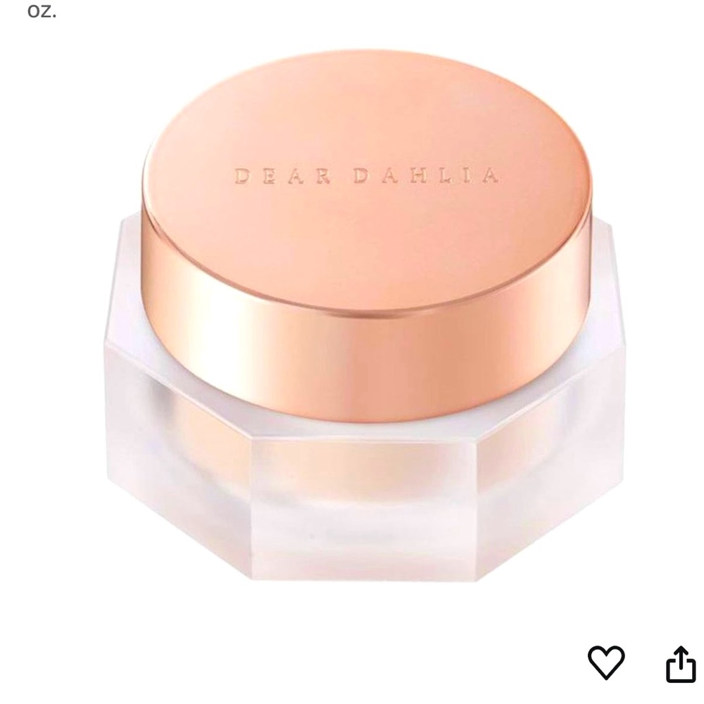 Dear Dahlia pressed finishing powder. Translucent powder perfects makeup.